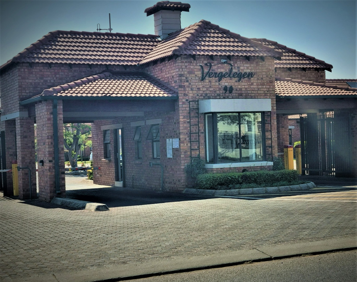 2 Bedroom Townhouse For Sale in Equestria RE/MAX™ of Southern Africa