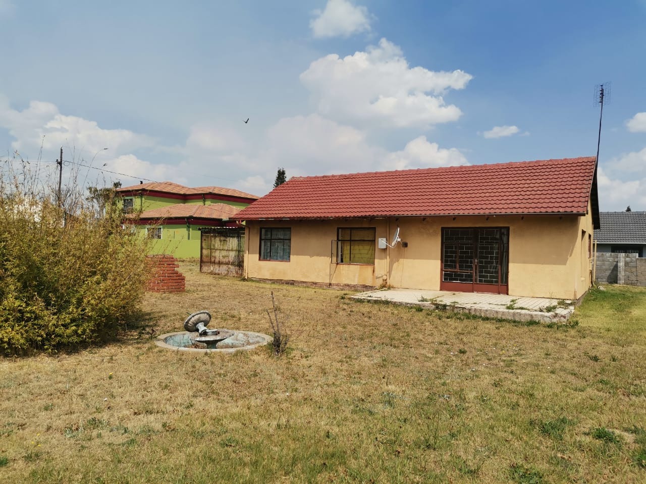 2 Bedroom House For Sale in Kinross RE/MAX™ of Southern Africa