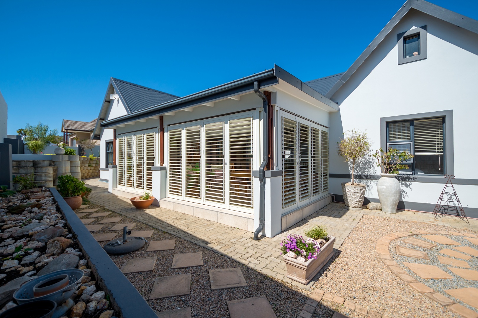 3 Bedroom House For Sale in Blue Mountain Village RE/MAX™ of Southern Africa