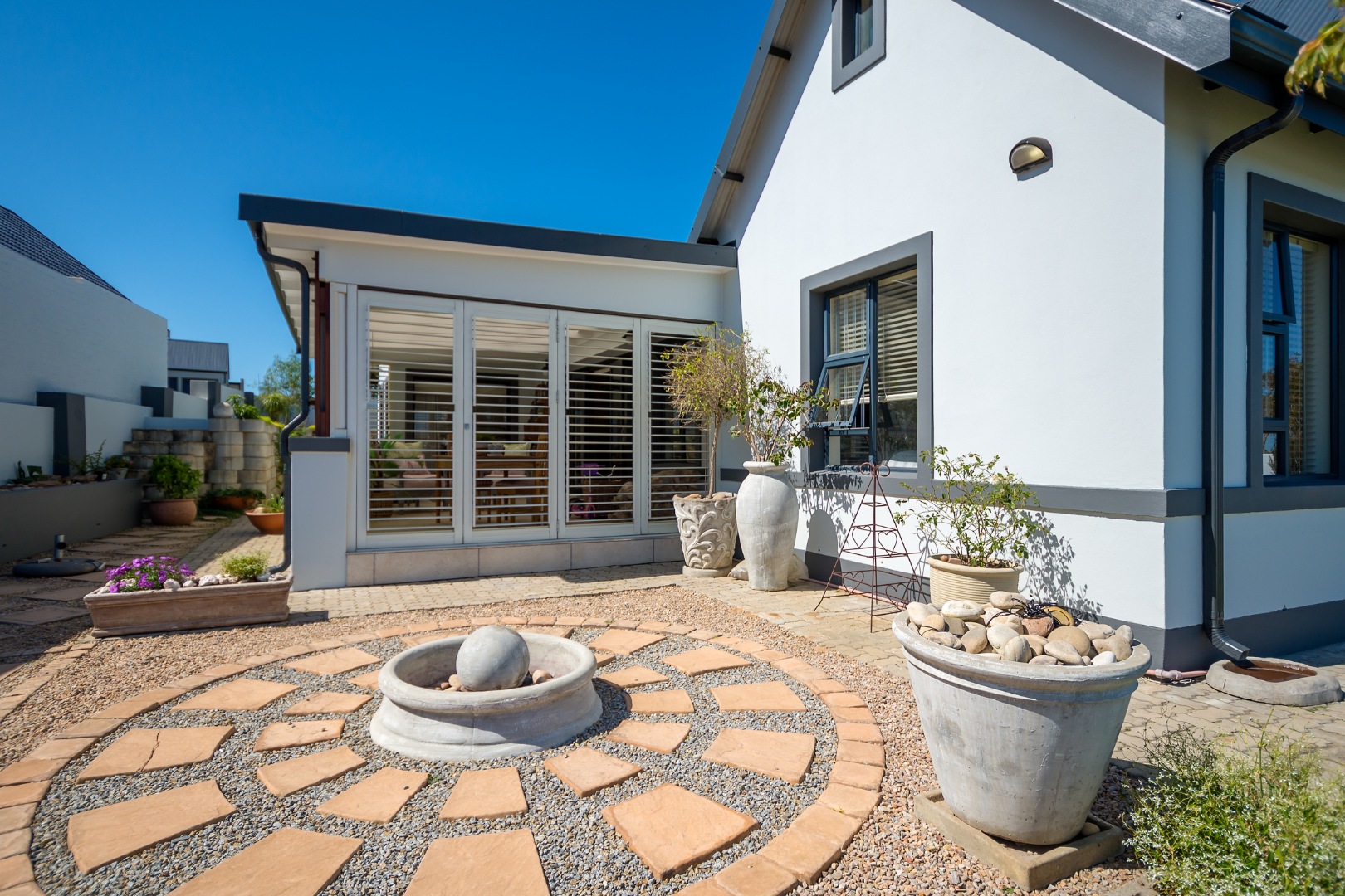 3 Bedroom House For Sale in Blue Mountain Village RE/MAX™ of Southern Africa