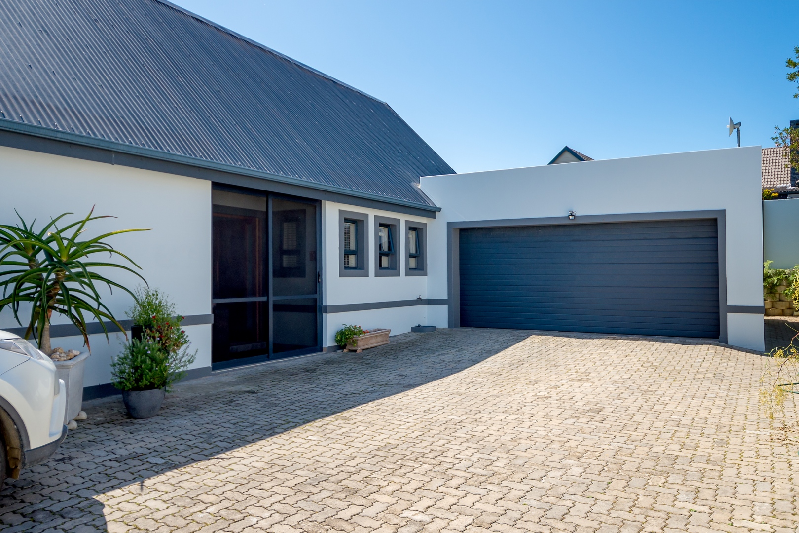 3 Bedroom House For Sale in Blue Mountain Village RE/MAX™ of Southern