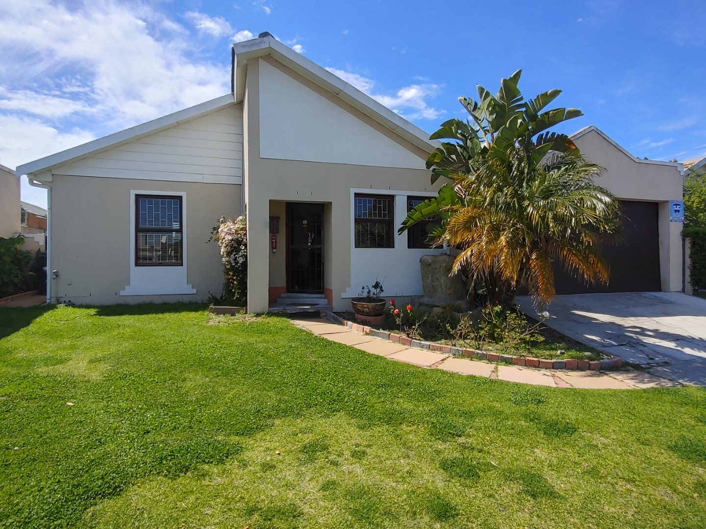 3 Bedroom House For Sale in De Tuin RE/MAX™ of Southern Africa
