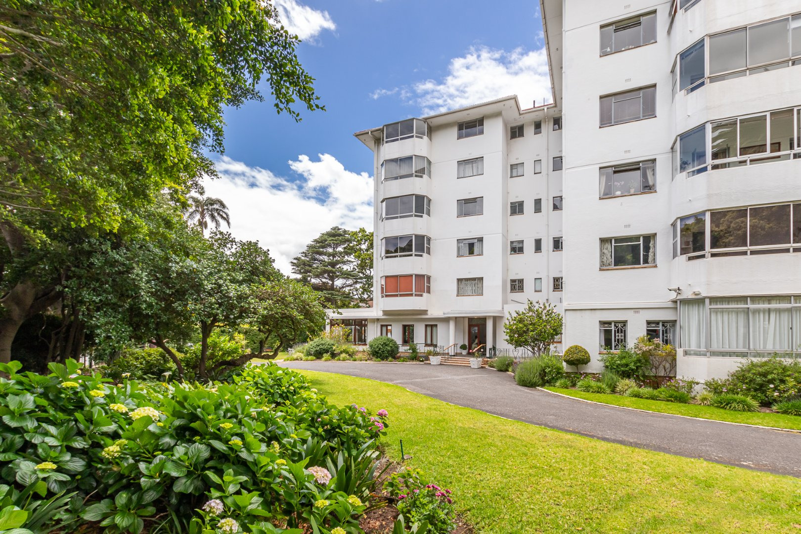 1 Bedroom Apartment / Flat For Sale in Rondebosch RE/MAX™ of Southern