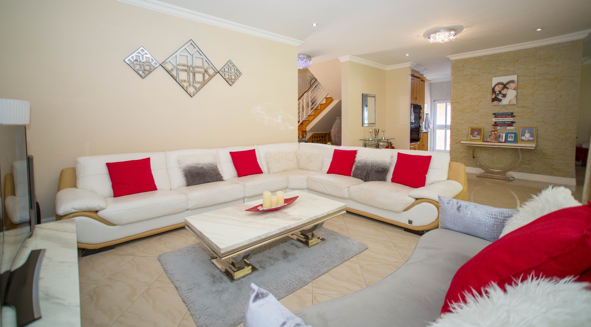 4 Bedroom House For Sale in Somerset Park RE/MAX™ of Southern Africa
