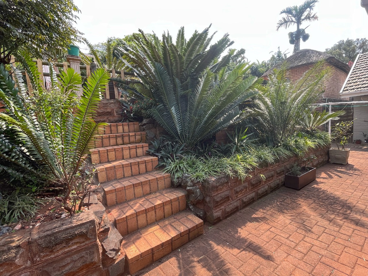 5 Bedroom House For Sale in Amanzimtoti RE/MAX™ of Southern Africa