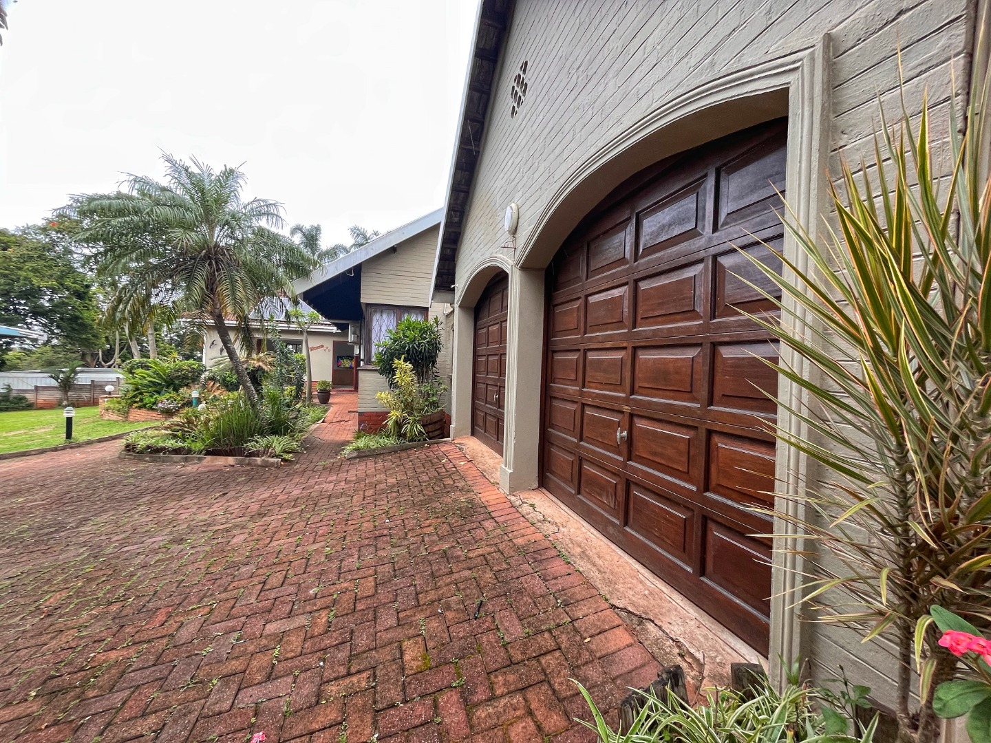 5 Bedroom House For Sale in Amanzimtoti RE/MAX™ of Southern Africa