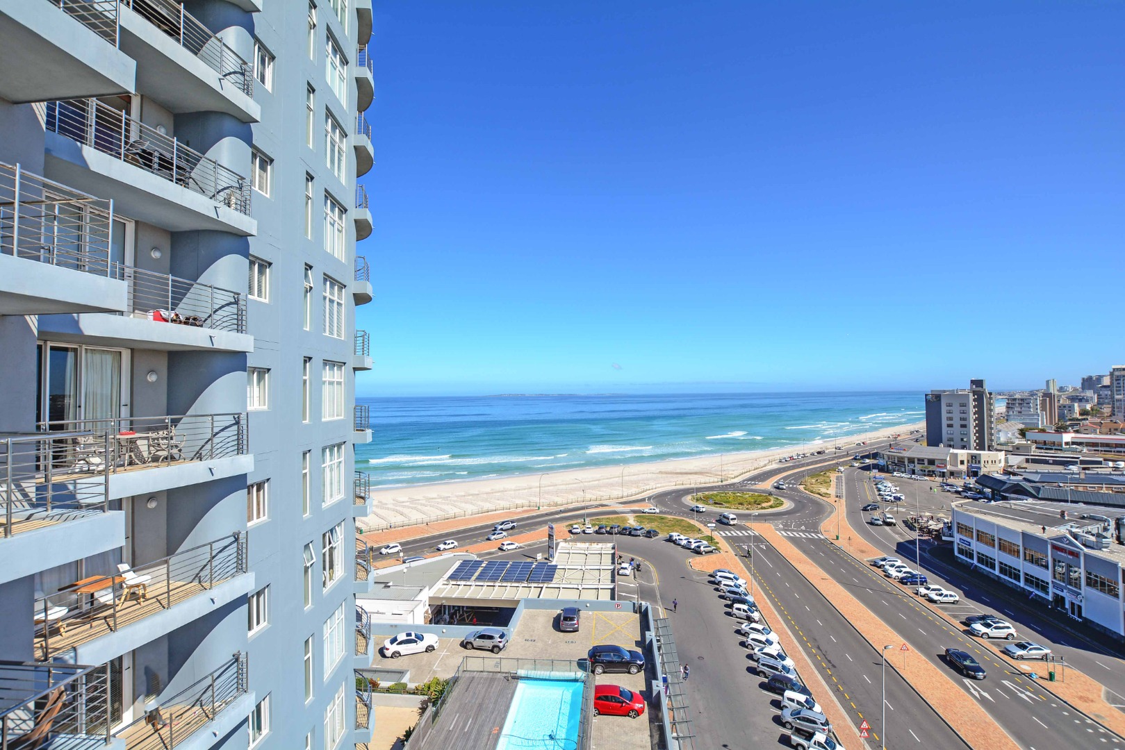 2 Bedroom Apartment / Flat For Sale in Bloubergstrand RE/MAX™ of