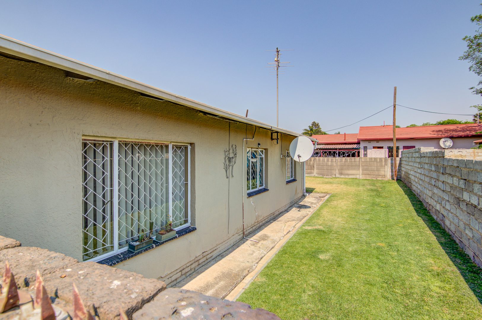 3 Bedroom House For Sale in Kempton Park West RE/MAX™ of Southern Africa
