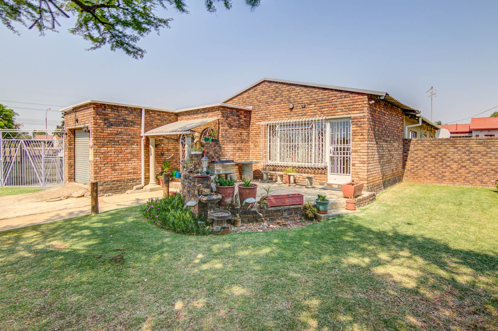 3 Bedroom House For Sale in Kempton Park West RE/MAX™ of Southern Africa