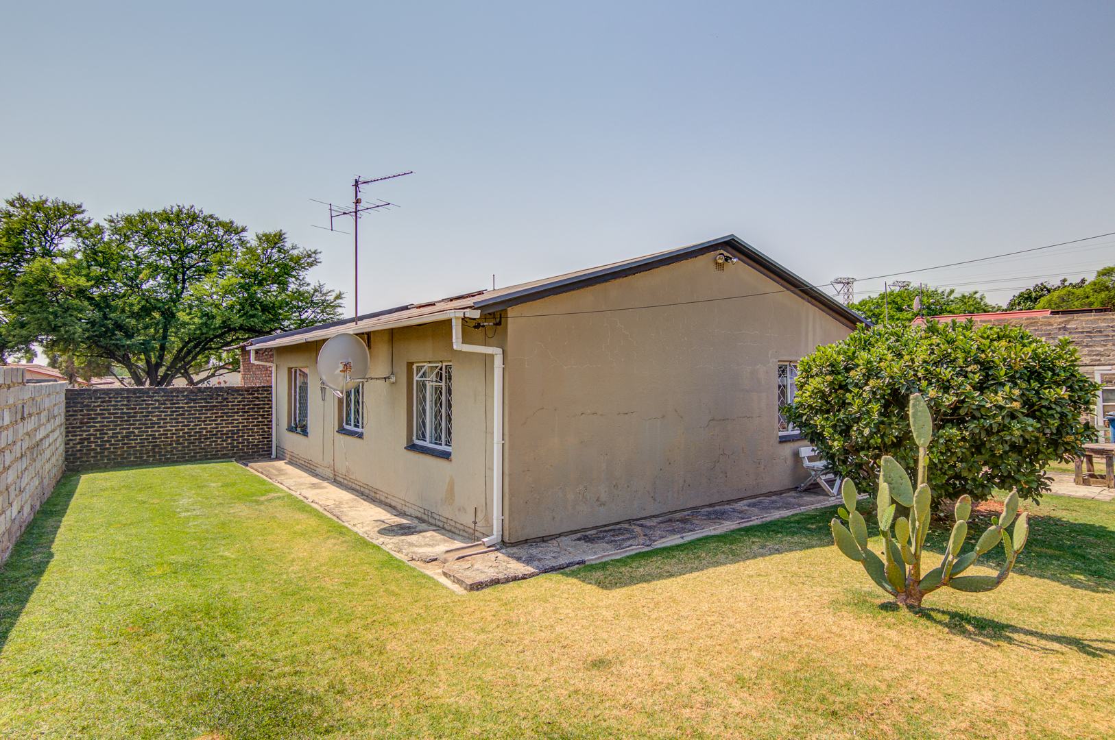 3 Bedroom House For Sale in Kempton Park West RE/MAX™ of Southern Africa