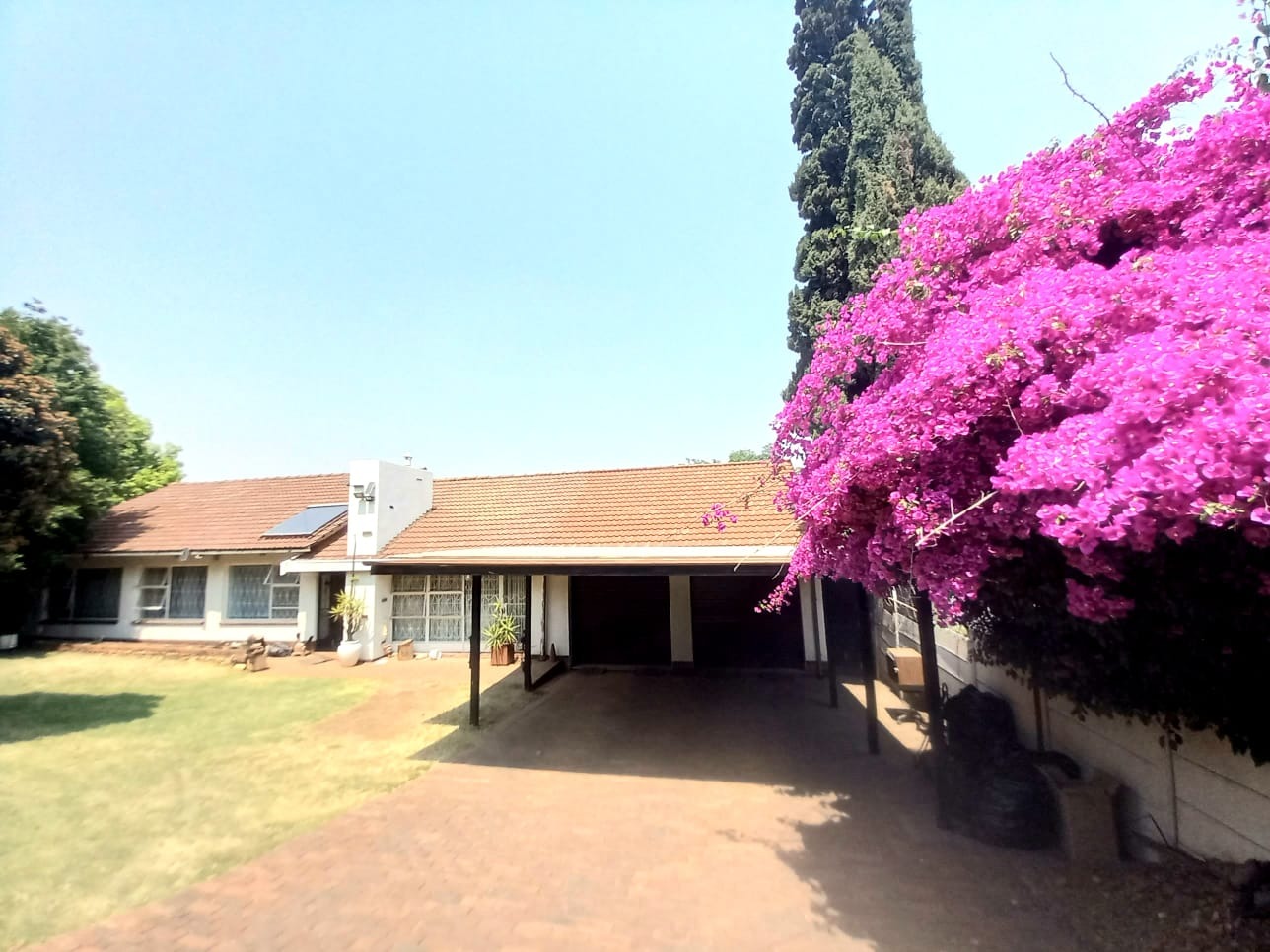 5 Bedroom House For Sale in Winchester Hills RE/MAX™ of Southern Africa