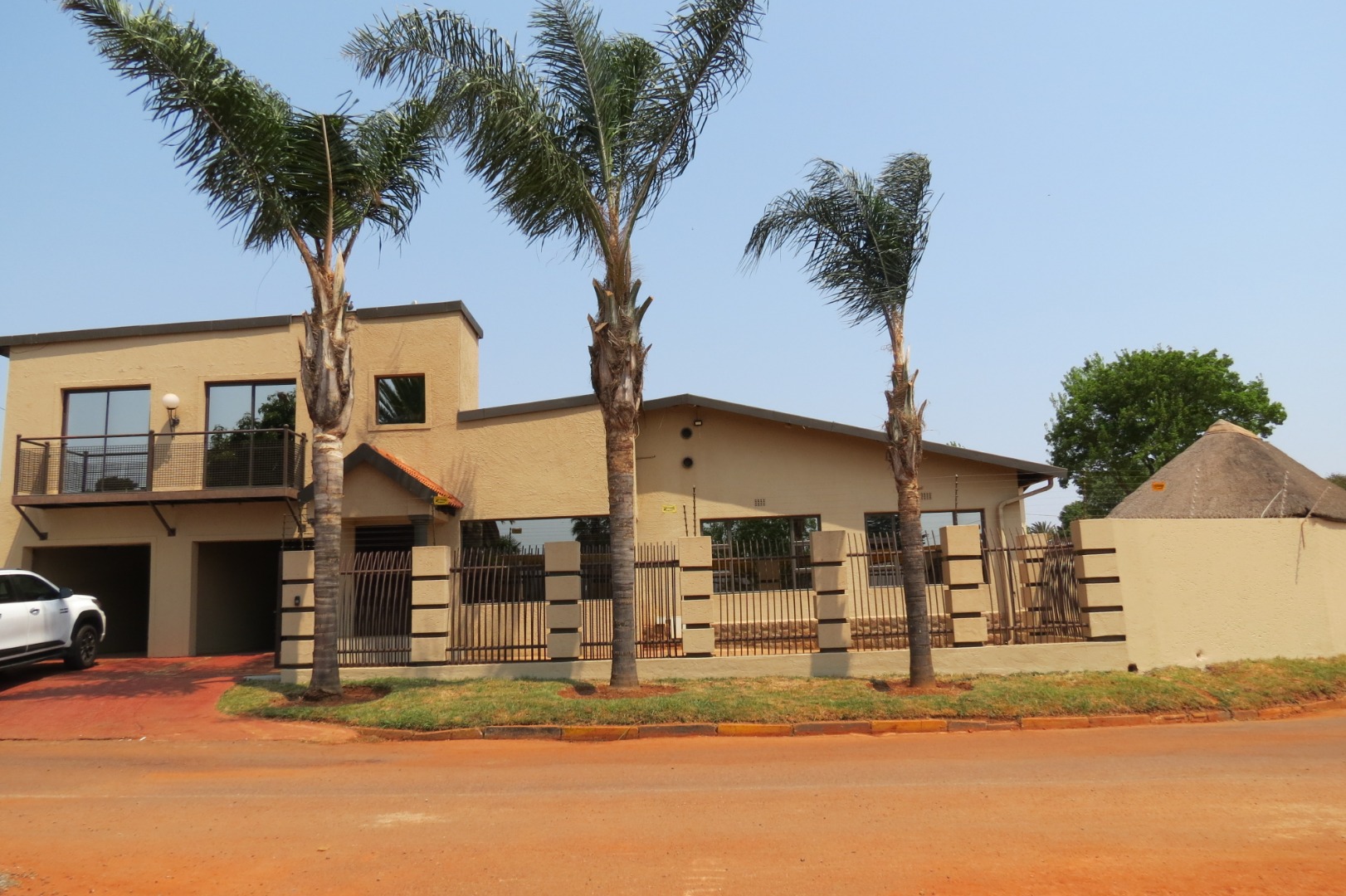 RE/MAX Krugersdorp, Witpoortjie, Randfontein & Magaliesburg Property Agents RE/MAX Town and