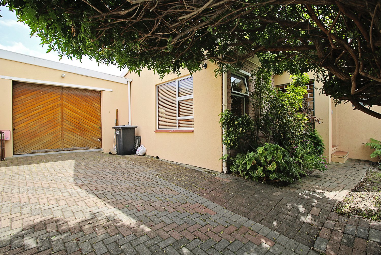 4 Bedroom House For Sale in Strandfontein RE/MAX™ of Southern Africa