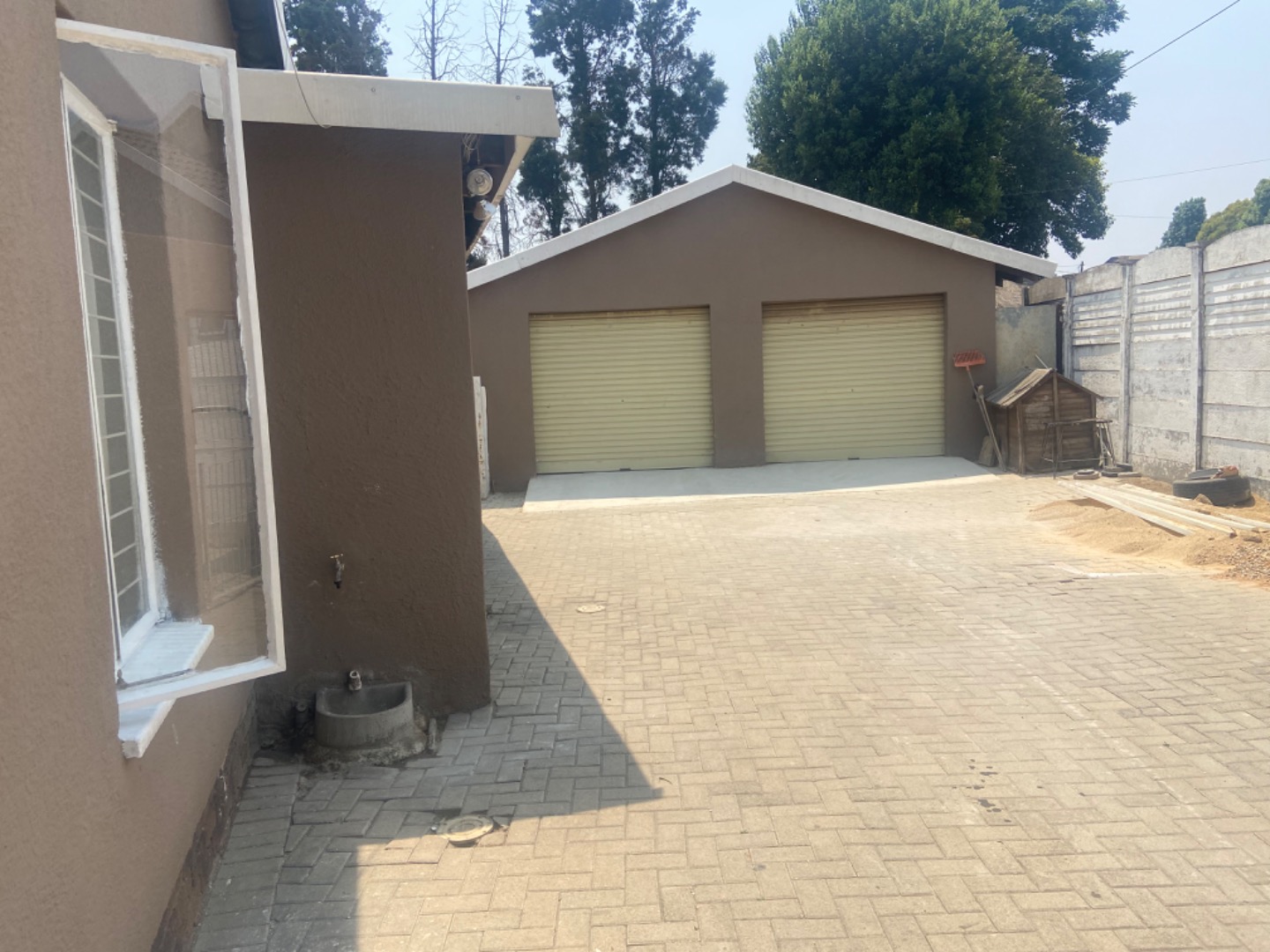 4 Bedroom House For Sale in Brackendowns RE/MAX™ of Southern Africa