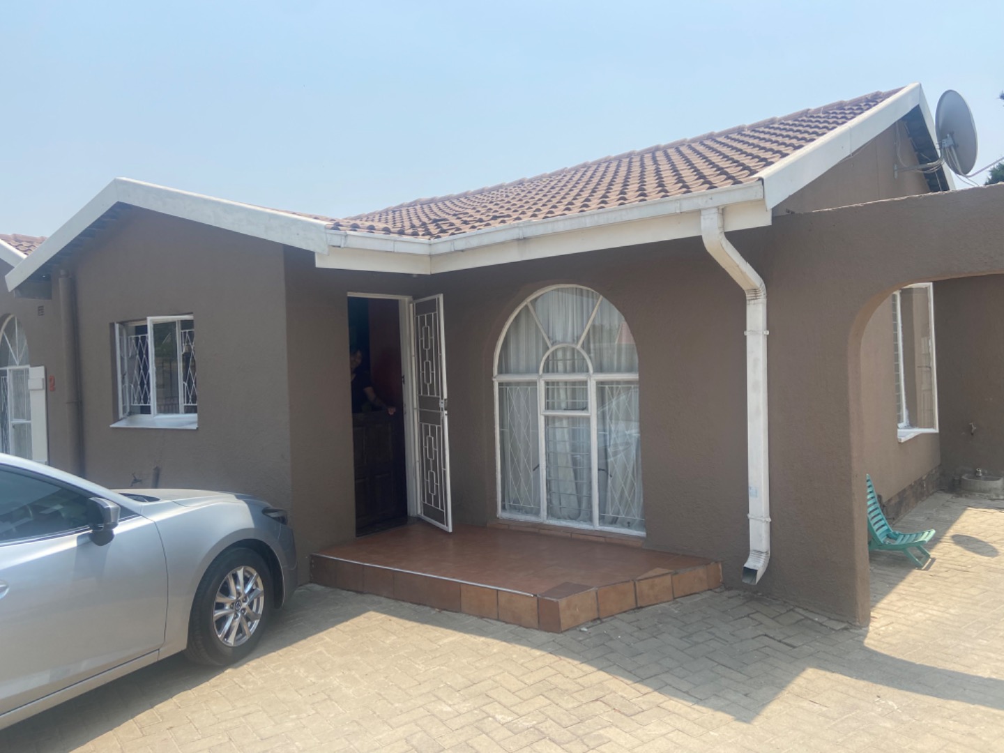 4 Bedroom House For Sale in Brackendowns RE/MAX™ of Southern Africa