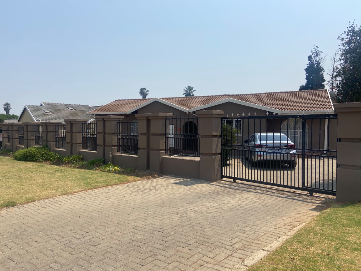 4 Bedroom House For Sale in Brackendowns RE/MAX™ of Southern Africa