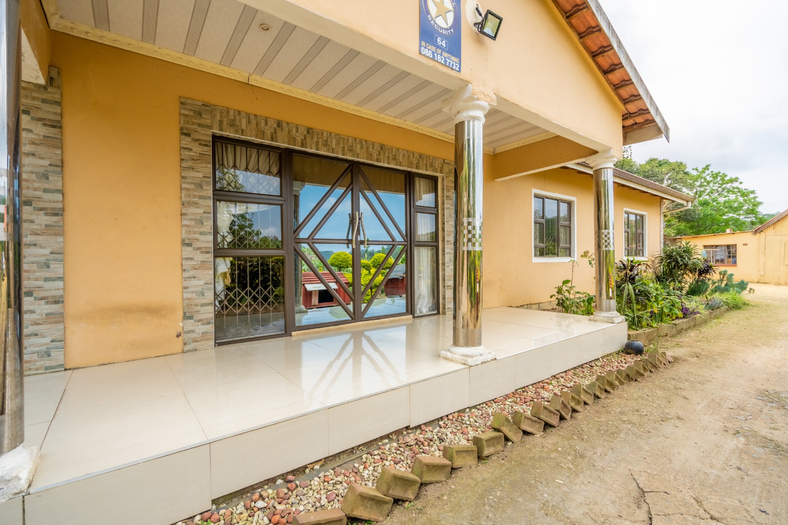 3 Bedroom House For Sale in Sea Cow Lake RE/MAX™ of Southern Africa