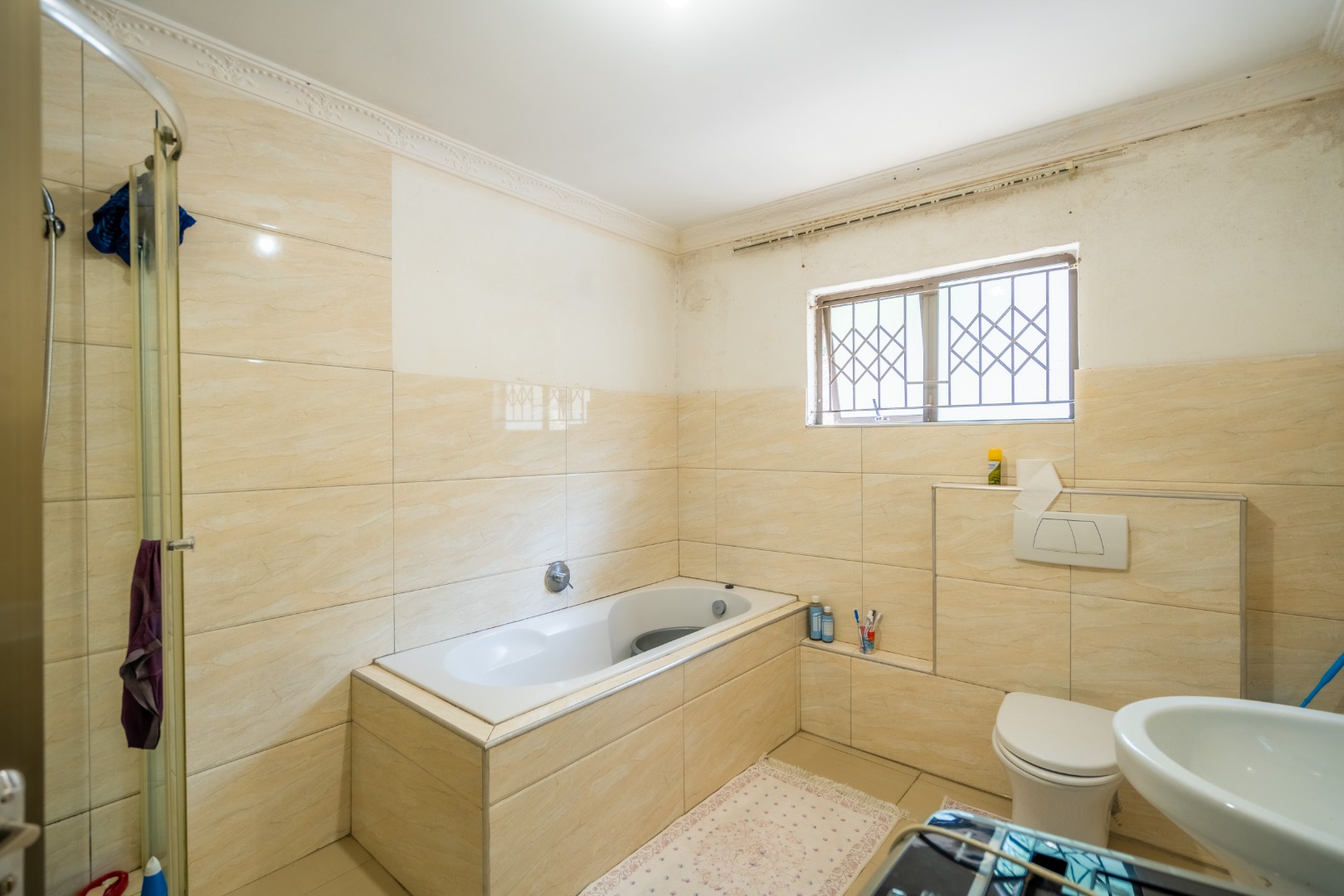 3 Bedroom House For Sale in Sea Cow Lake RE/MAX™ of Southern Africa