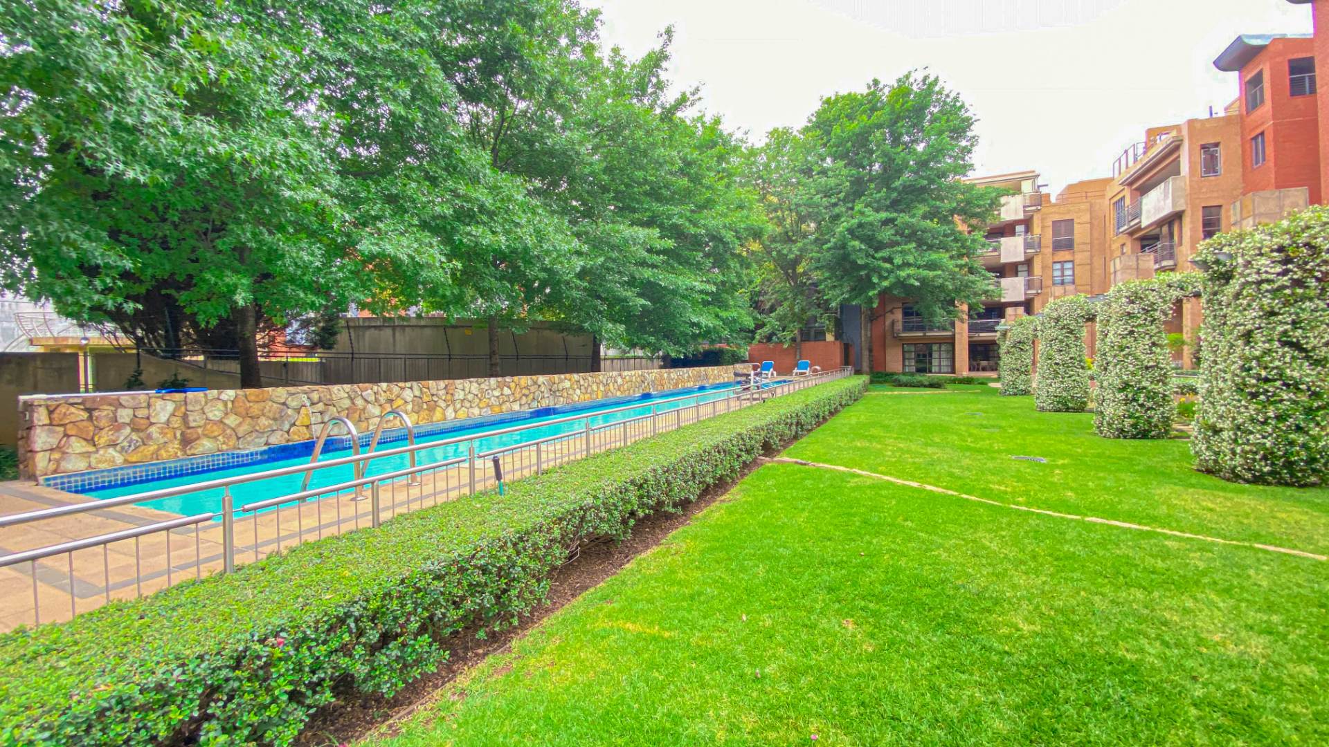 3 Bedroom Townhouse To Rent in Melrose Arch RE/MAX™ of Southern Africa