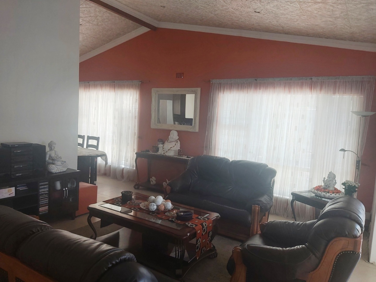 5 Bedroom House For Sale in Goodwood Central RE/MAX™ of Southern Africa