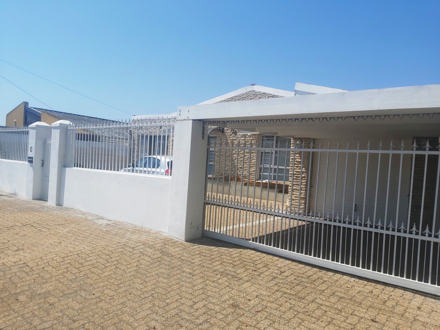 5 Bedroom House For Sale in Goodwood Central RE/MAX™ of Southern Africa