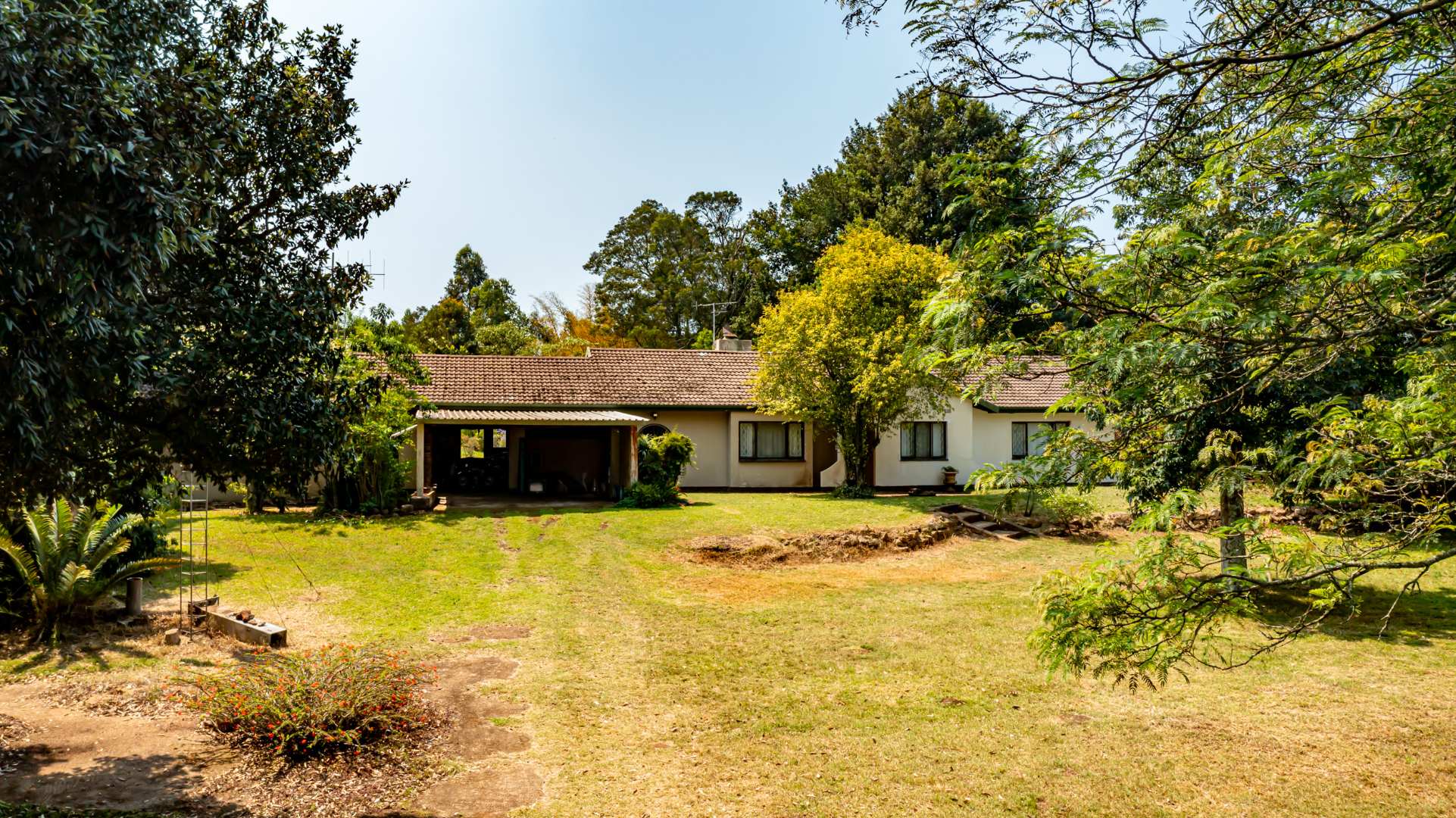 3 Bedroom House For Sale in Monteseel RE/MAX™ of Southern Africa