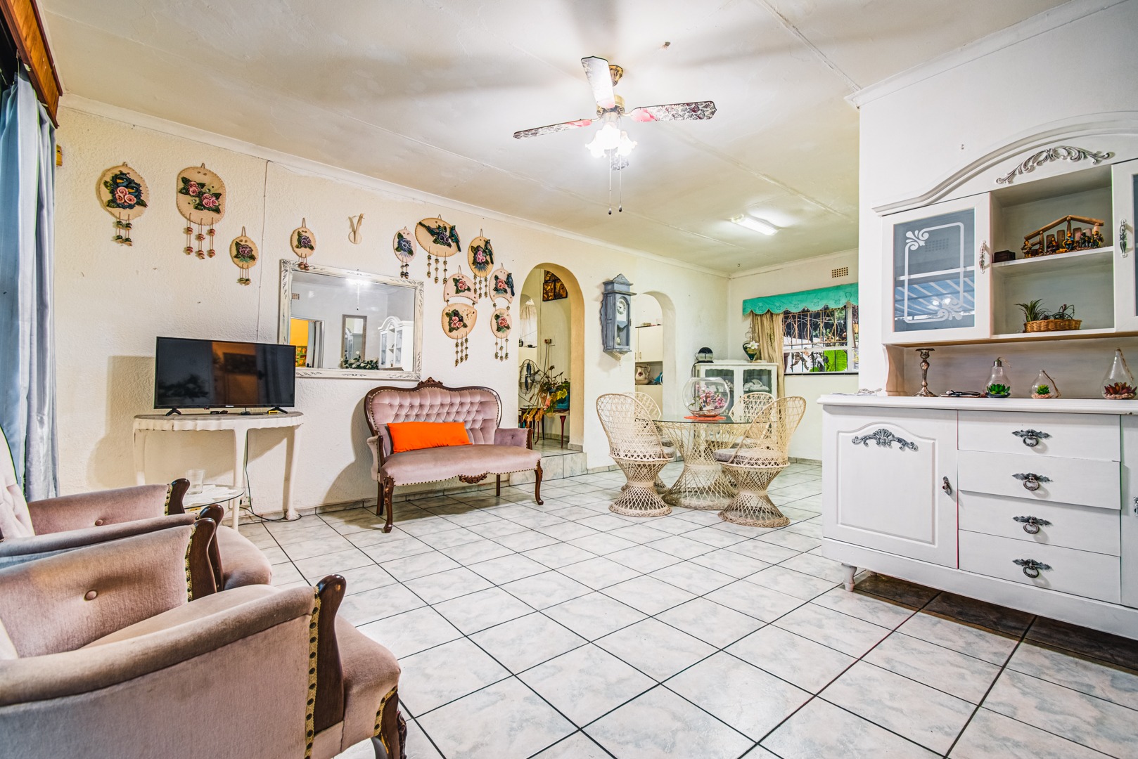 5 Bedroom House For Sale in Esther Park RE/MAX™ of Southern Africa