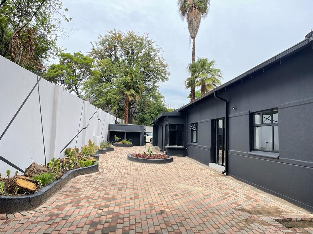 4 Bedroom House For Sale in Bedfordview RE/MAX™ of Southern Africa