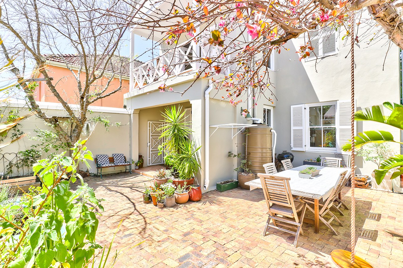 4 Bedroom House For Sale in Higgovale RE/MAX™ of Southern Africa