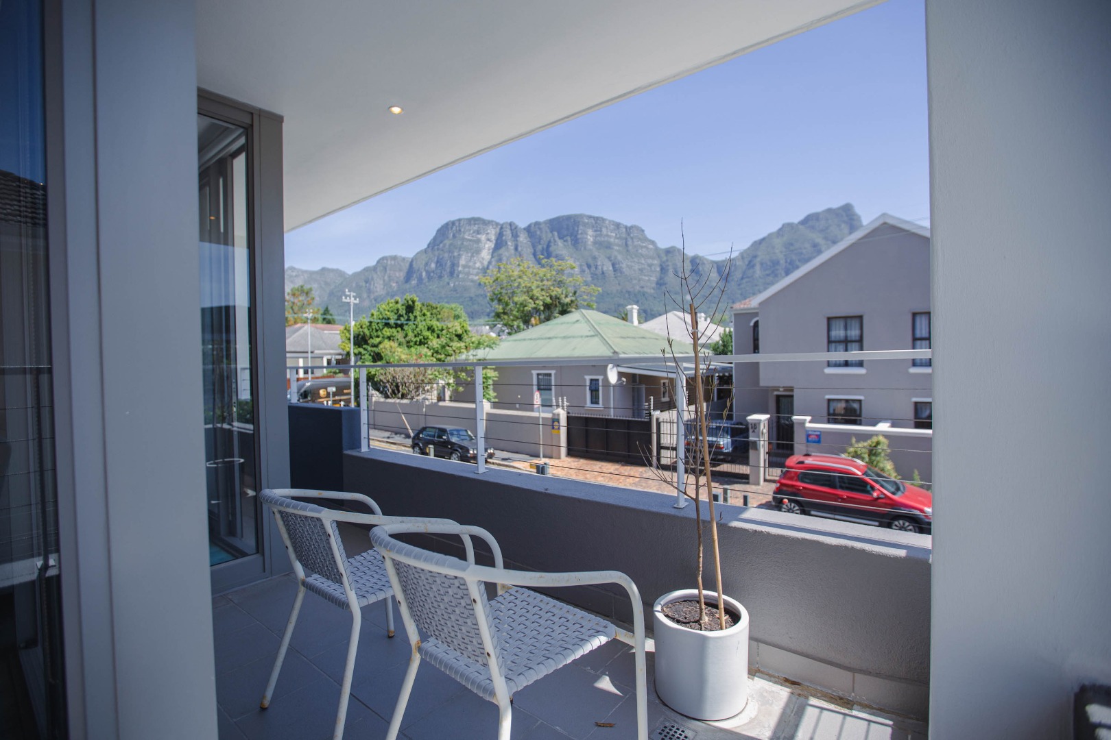 2 Bedroom Apartment / Flat For Sale in Claremont Upper RE/MAX™ of Southern Africa