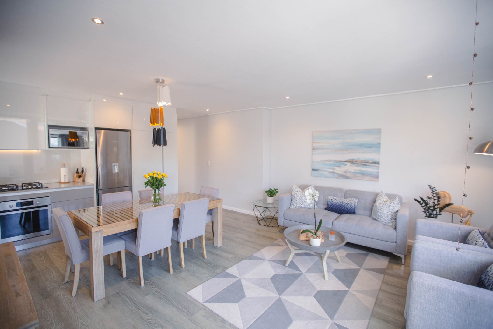 2 Bedroom Apartment / Flat For Sale in Claremont Upper RE/MAX™ of Southern Africa