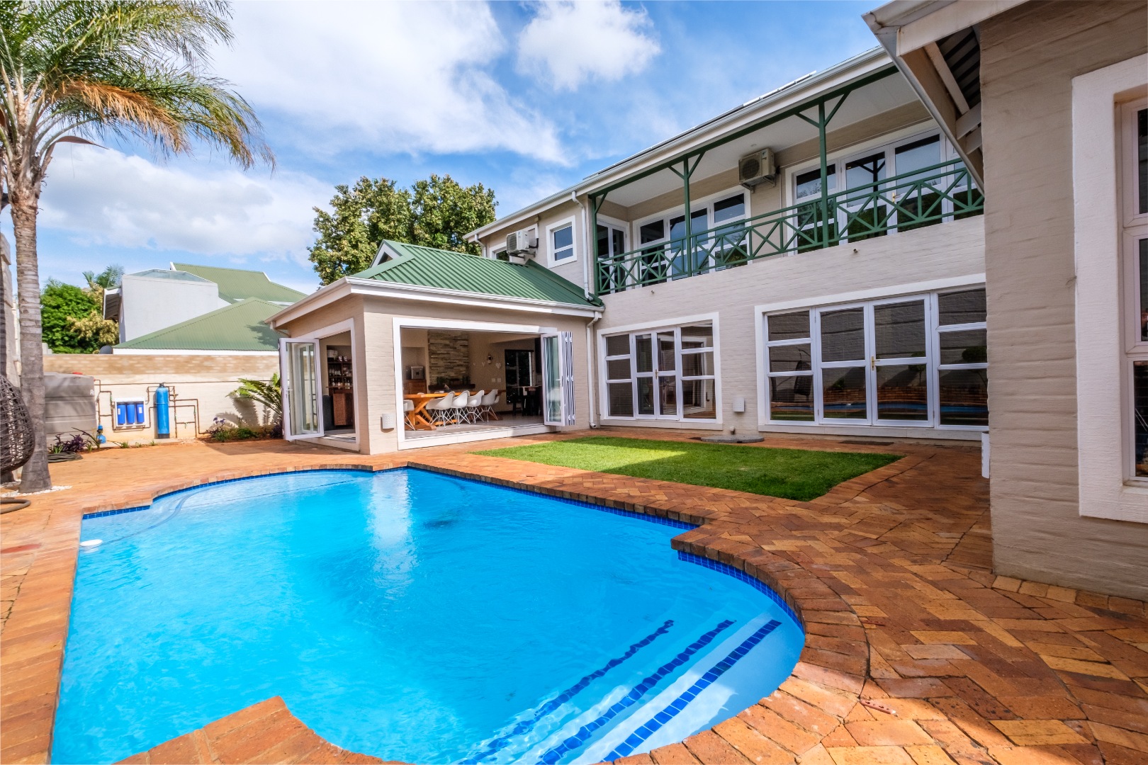 3 Bedroom House For Sale in Caribbean Beach RE/MAX™ of Southern Africa