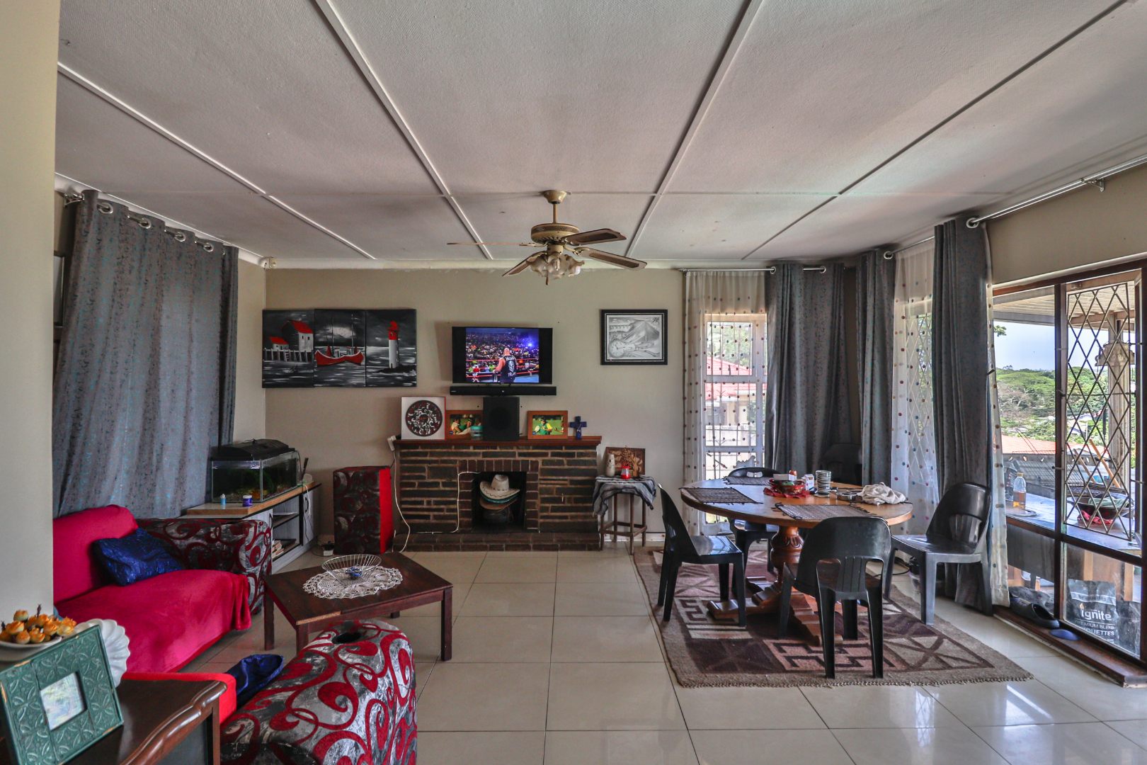 3 Bedroom House For Sale in Athlone Park RE/MAX™ of Southern Africa
