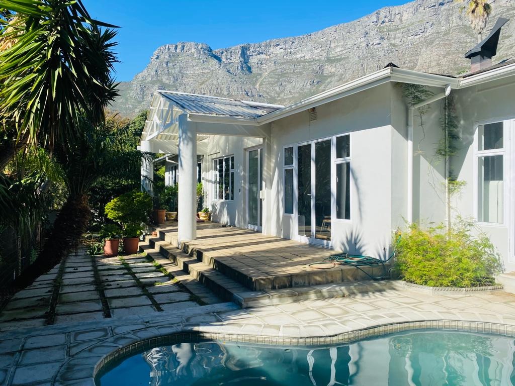 3 Bedroom House For Sale in Oranjezicht RE/MAX™ of Southern Africa