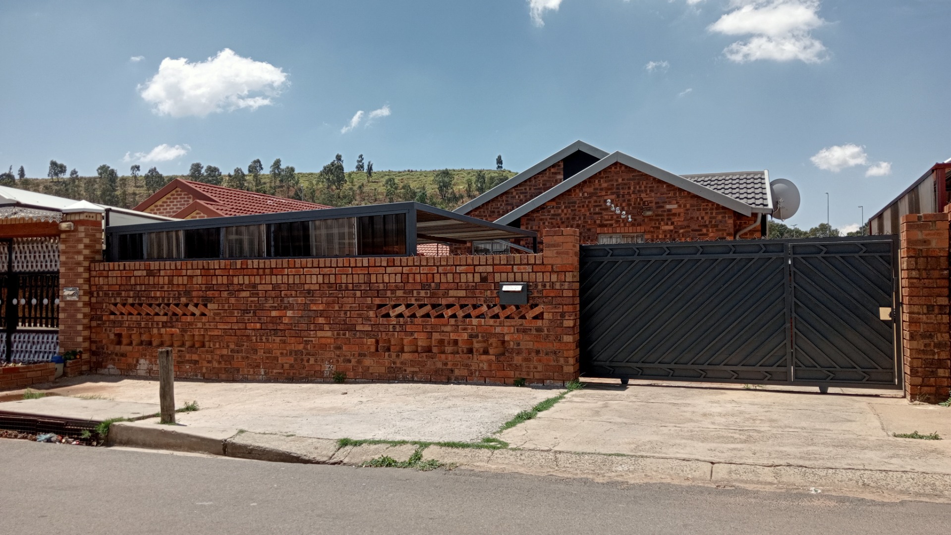 5 Bedroom House For Sale in Diepkloof RE/MAX™ of Southern Africa