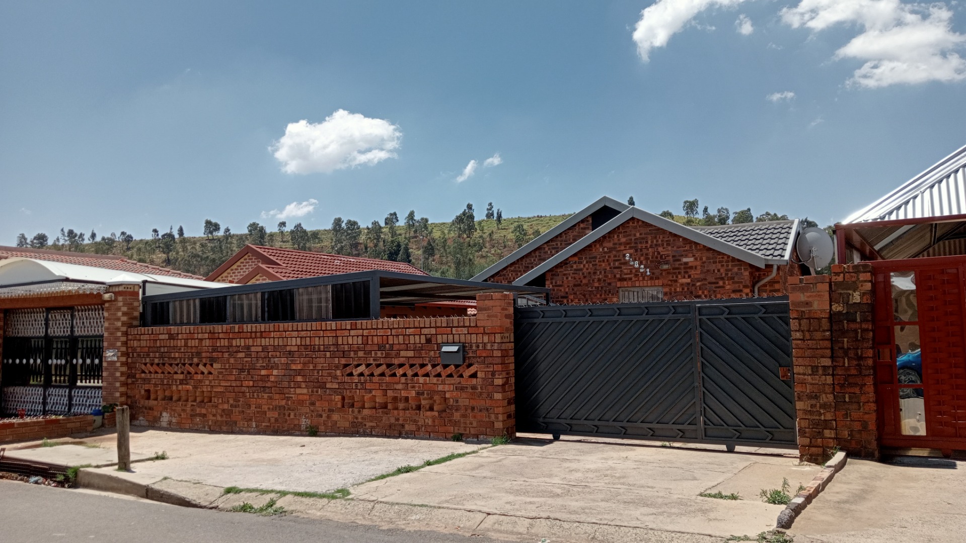 5 Bedroom House For Sale in Diepkloof RE/MAX™ of Southern Africa