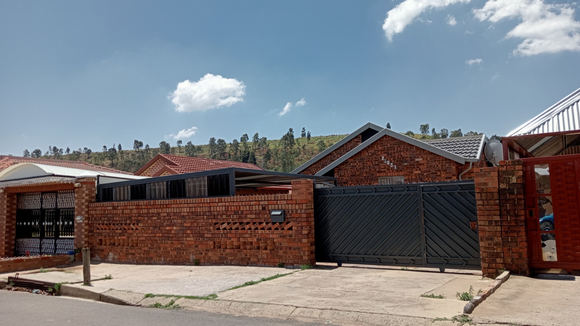 5 Bedroom House For Sale in Diepkloof RE/MAX™ of Southern Africa