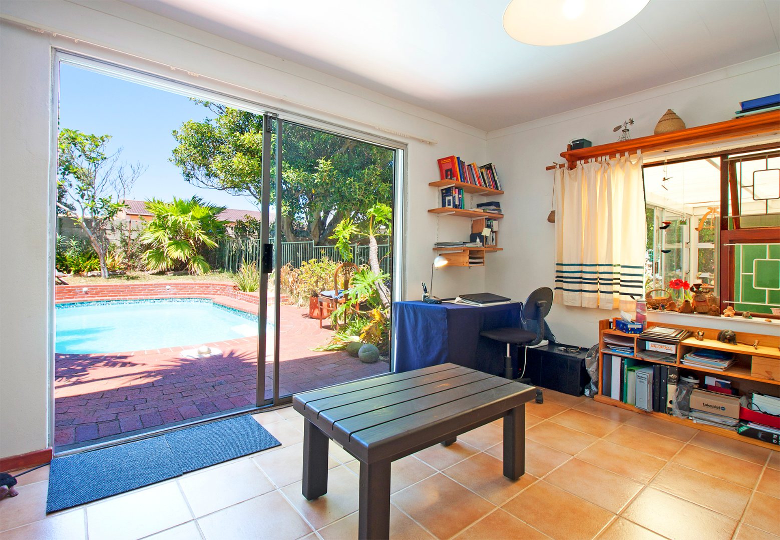 5 Bedroom House For Sale in Sunnydale RE/MAX™ of Southern Africa