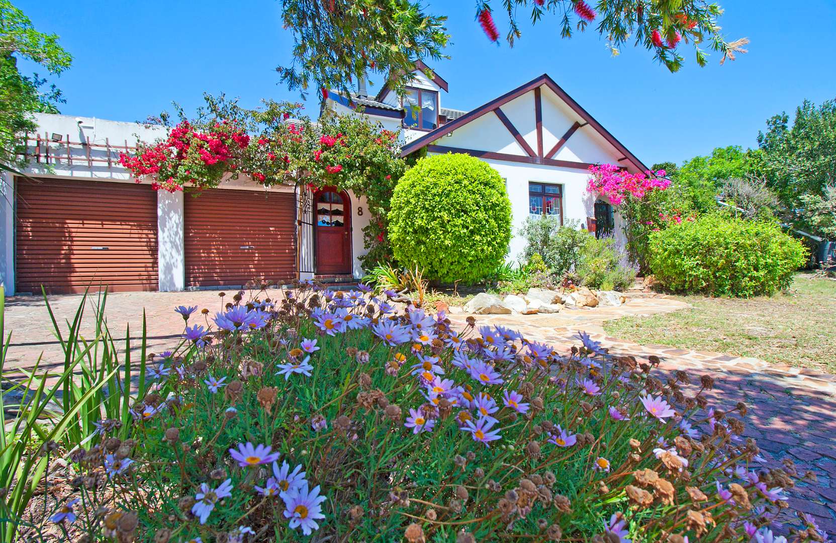 5 Bedroom House For Sale in Sunnydale RE/MAX™ of Southern Africa