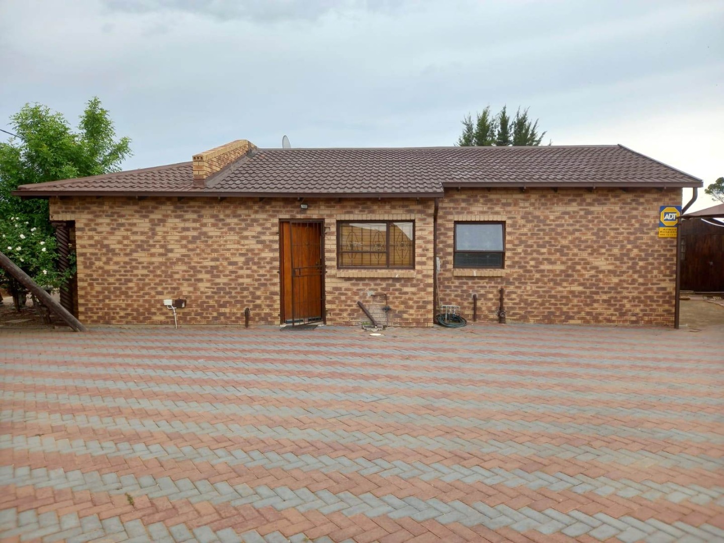 3 Bedroom House For Sale in Grasslands RE/MAX™ of Southern Africa