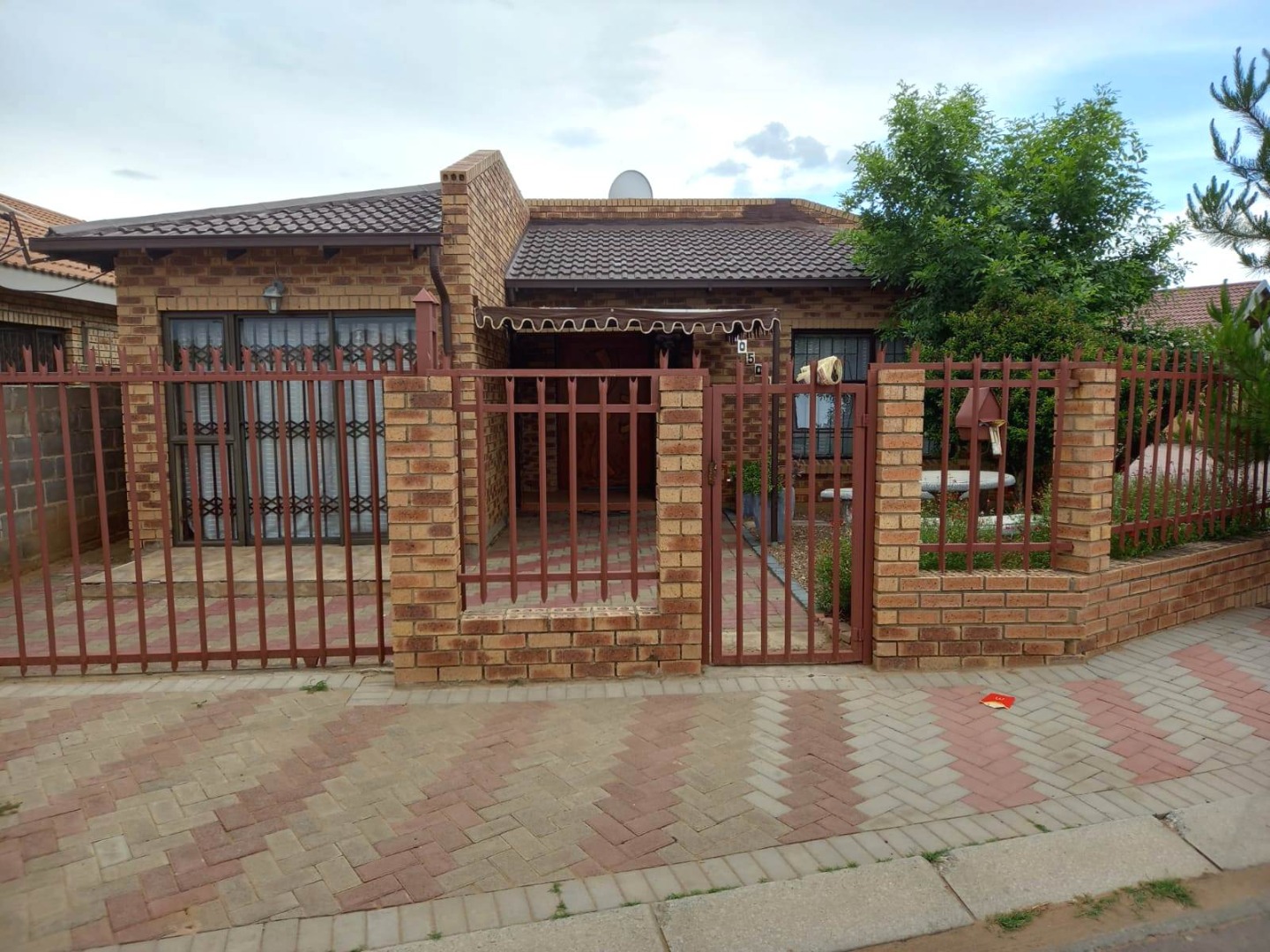 3 Bedroom House For Sale in Grasslands RE/MAX™ of Southern Africa