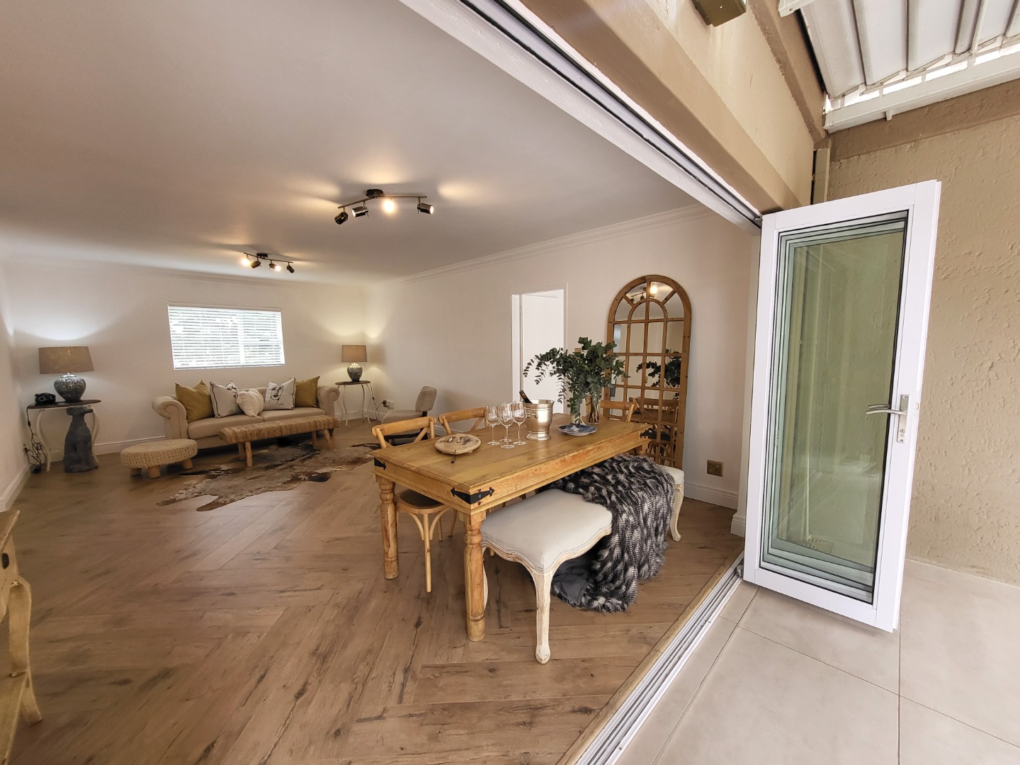 3 Bedroom Townhouse For Sale in Faerie Glen RE/MAX™ of Southern Africa