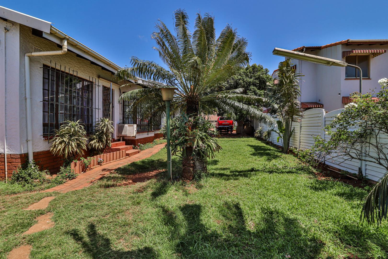 5 Bedroom House For Sale in Isipingo Hills RE/MAX™ of Southern Africa