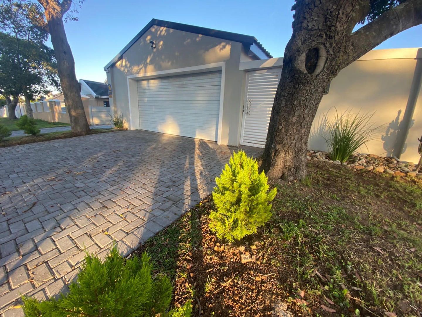 3 Bedroom House For Sale in Glenhurd RE/MAX™ of Southern Africa