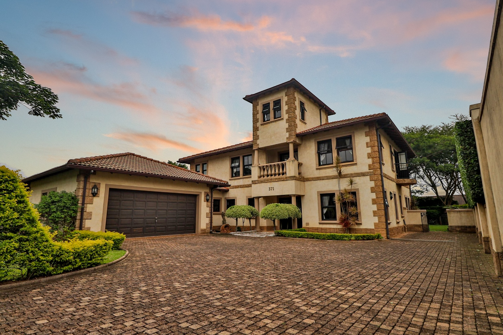 4 Bedroom House For Sale in Plantations Estate RE/MAX™ of Southern Africa