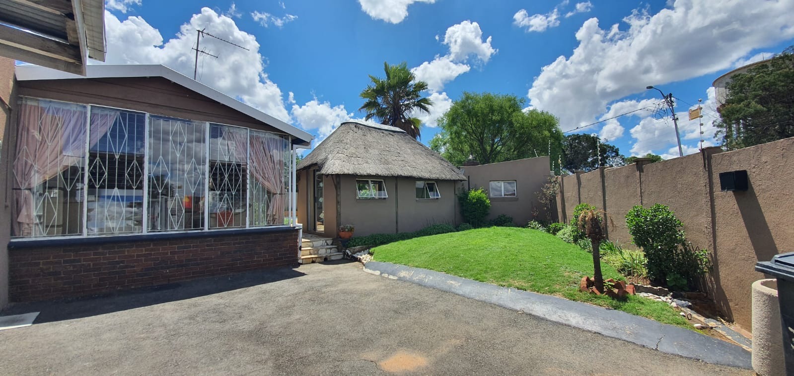 3 Bedroom House For Sale in Crown Gardens RE/MAX™ of Southern Africa