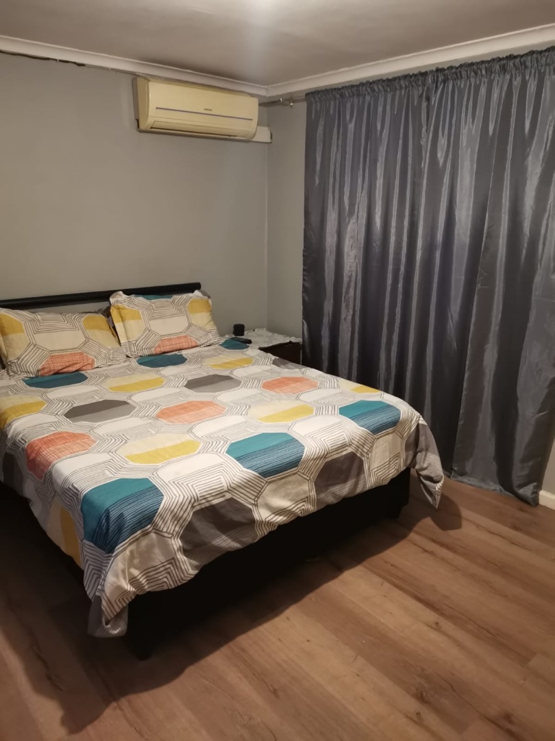 2 Bedroom House For Sale in Bonteheuwel RE/MAX™ of Southern Africa