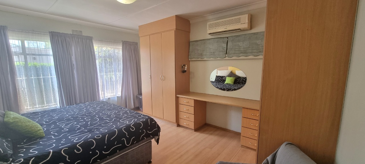 4 Bedroom House For Sale in Raceview RE/MAX™ of Southern Africa