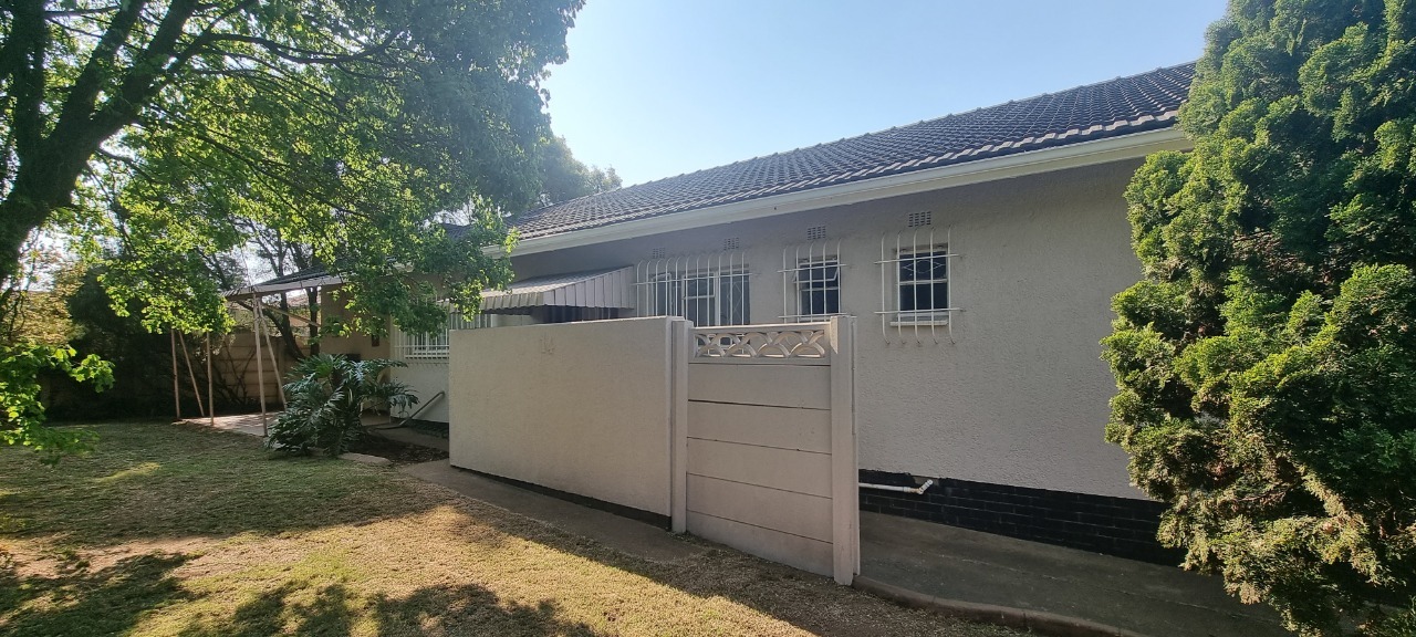4 Bedroom House For Sale in Raceview RE/MAX™ of Southern Africa