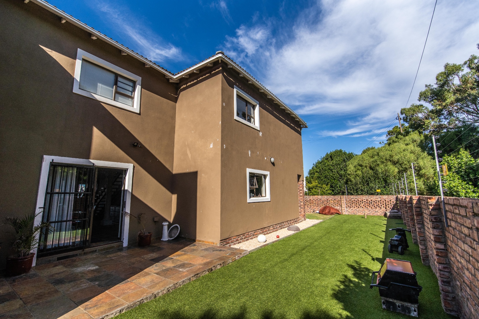 4 Bedroom House For Sale in Humerail RE/MAX™ of Southern Africa